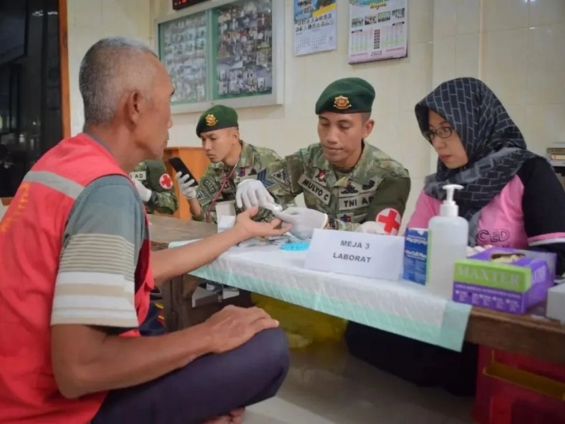 Prajurit Kostrad Peduli Kesehatan, Layanan Kesehatan Gratis Untuk Warga Ngawi