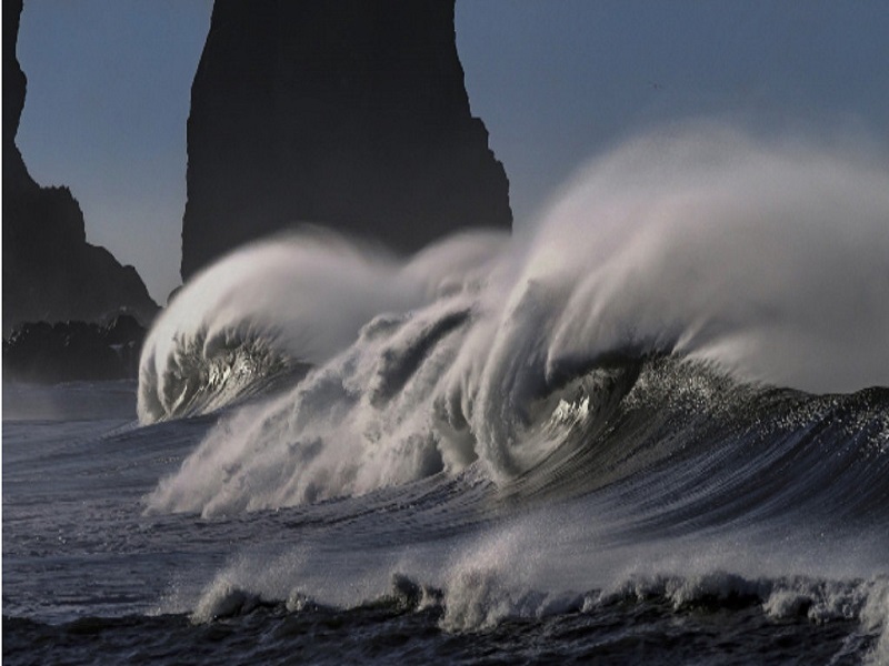 BMKG: Waspada Gelombang Tinggi di Sejumlah Perairan