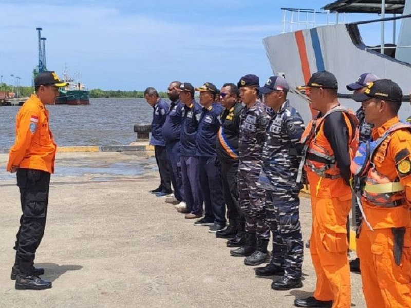 Cuaca Buruk, Evakuasi Terhadap KM Vivie Rae II oleh Tim SAR Gabungan, Ditunda