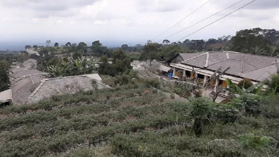 Hujan Abu Vulkanik Gunung Merapi Mengguyur Tiga Kecamatan di Boyolali