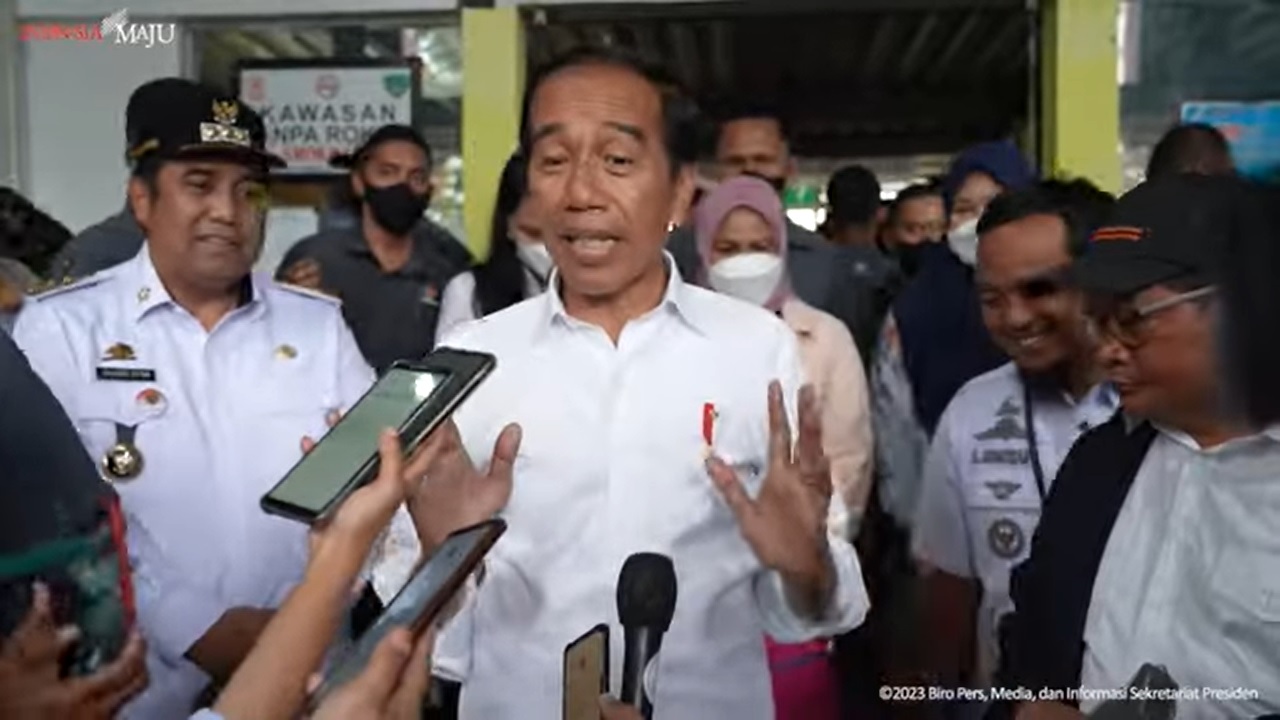 Presiden Jokowi Ungkap Jalur Kereta Api Akan Tersambung dari Makassar ke Manado