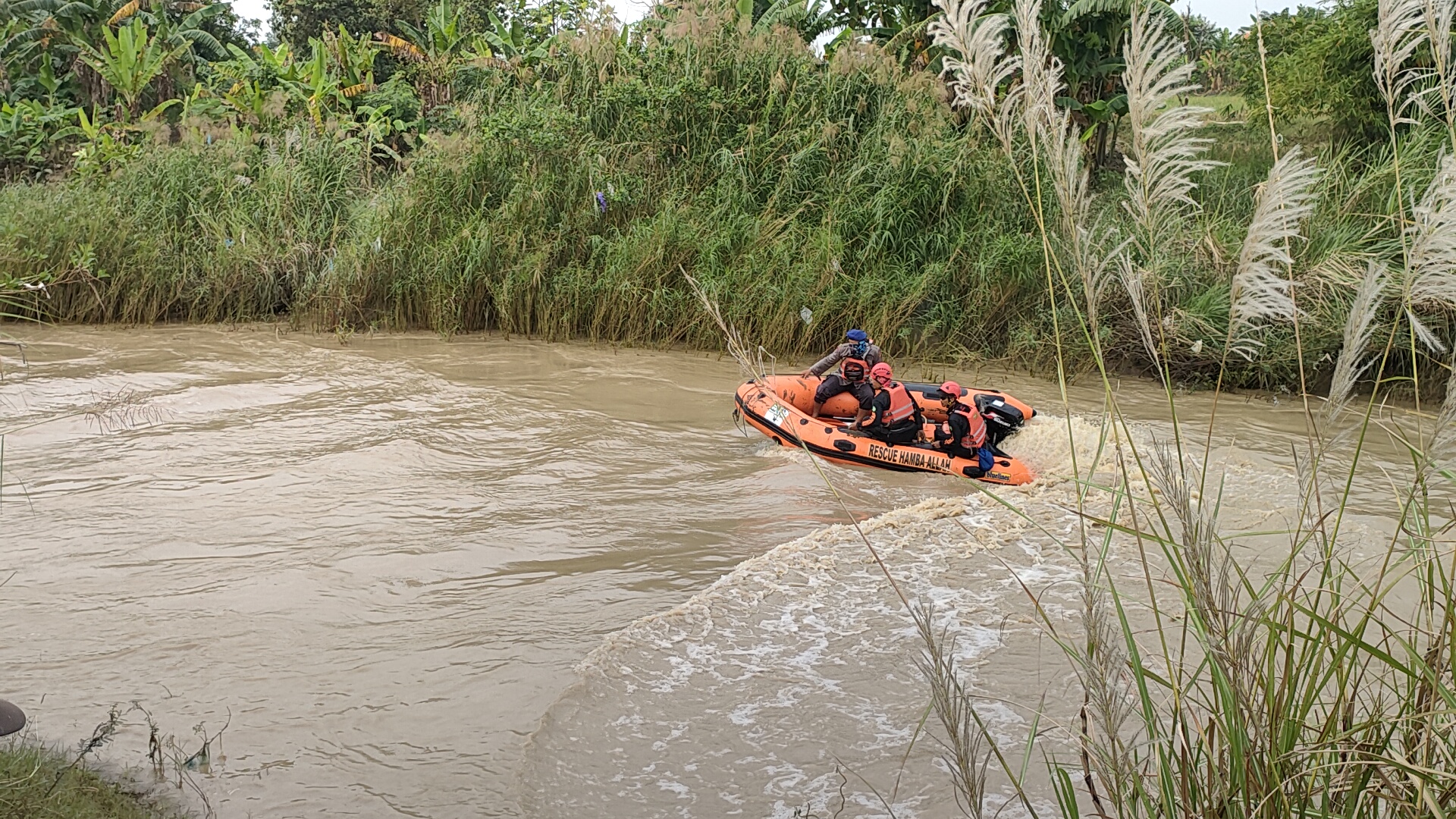 Seorang Remaja Tenggelam dan Terus Dicari Tim SAR