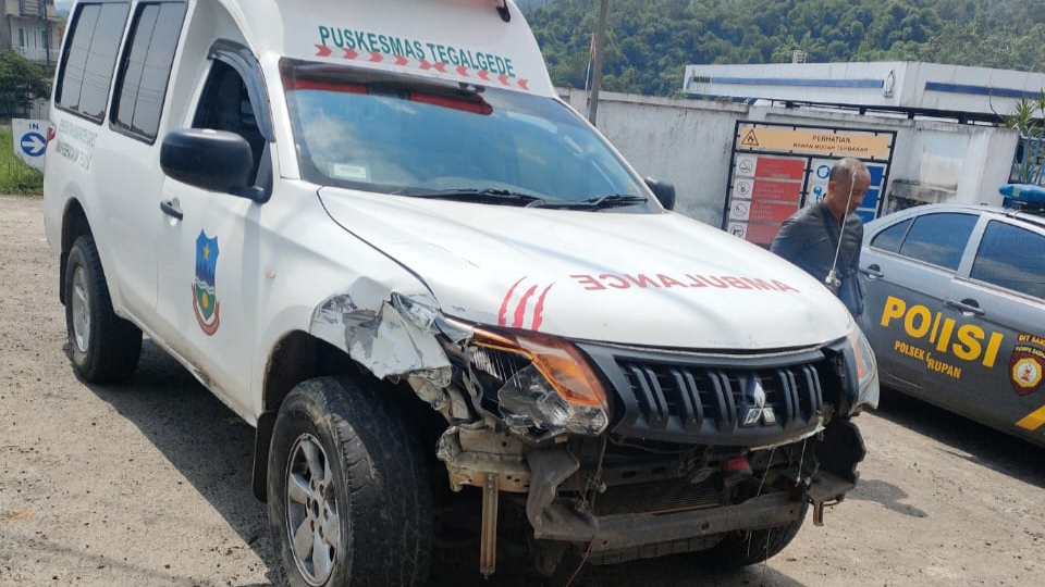 Kecelakaan Ambulan VS Blazer di Garut, Polisi : Sopir Ambulan Mengantuk