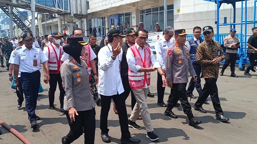Kapolri dan Menhub Sidak Teminal Pelabuhan Tanjung Perak Surabaya