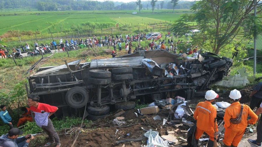 Korban Kecelakaan Maut Tol Semarang-Solo jadi Delapan Orang
