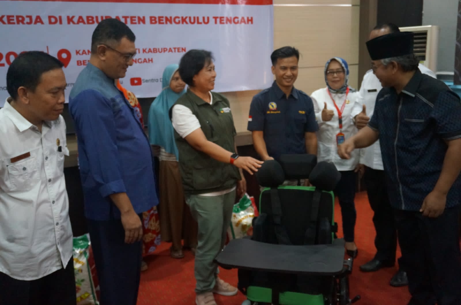 Sinergi Kemensos dan DPR, Ribuan PPKS Terima Bantuan Atensi