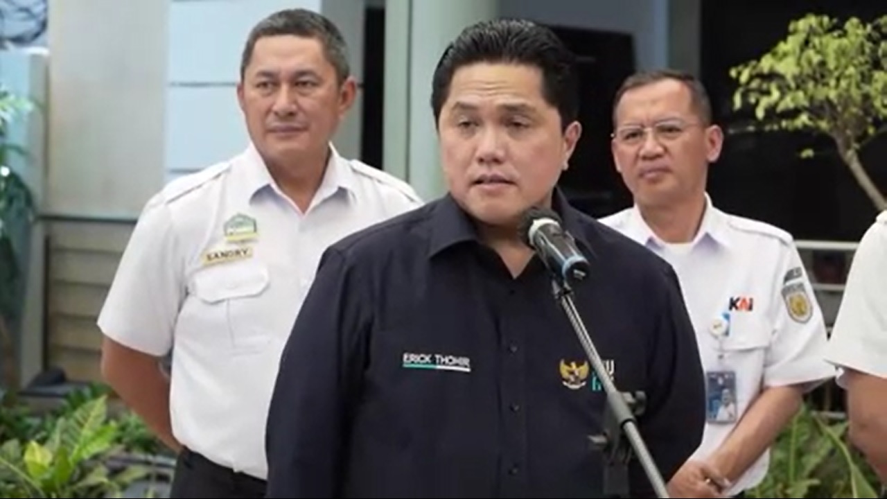 Menteri BUMN Erick Thohir Cek Kesiapan Mudik di Stasiun Pasar Senen