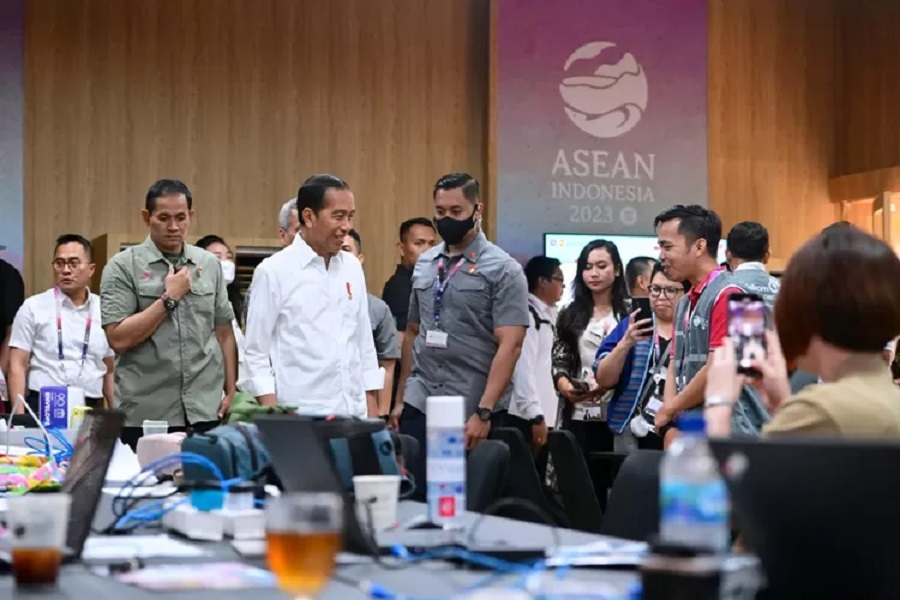 Presiden Jokowi Kunjungi Media Center KTT ke-42 ASEAN