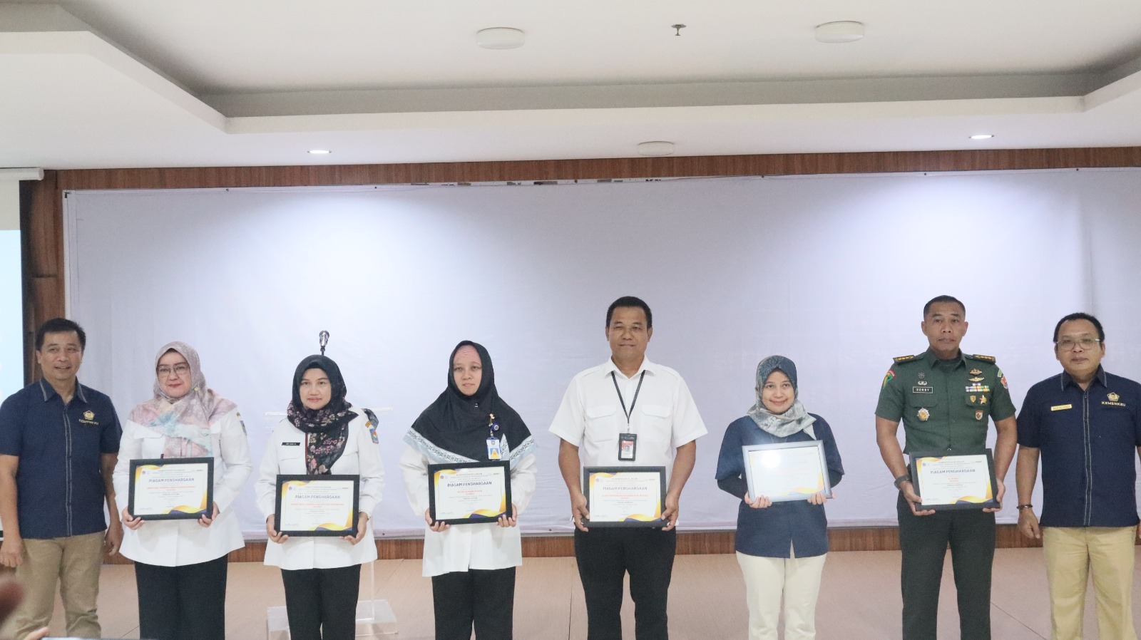Ditjen Bina Keuda Kemendagri Raih Penghargaan Terbaik Pertama