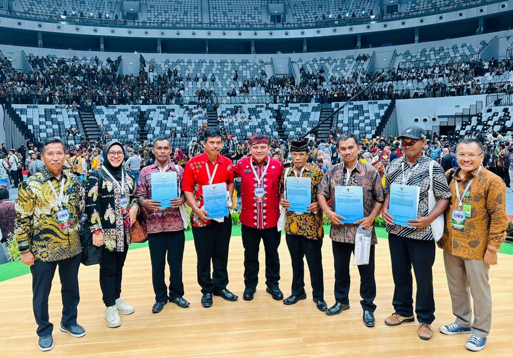 Presiden Jokowi Serahkan SK Biru TORA untuk Sulawesi Tenggara
