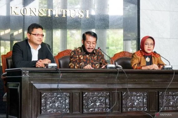 ketua mk anwar usman