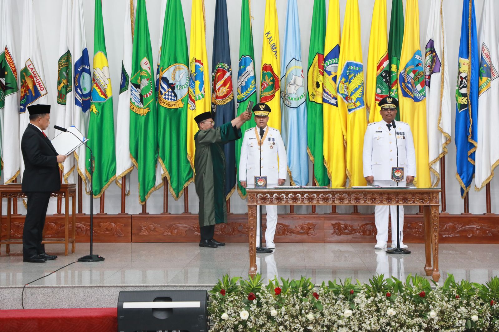 Mendagri Lantik Safrizal ZA sebagai Pj. Gubernur Kepulauan Babel dan Velix Vernando Wanggai sebagai Pj. Gubernur Papua Pegunungan