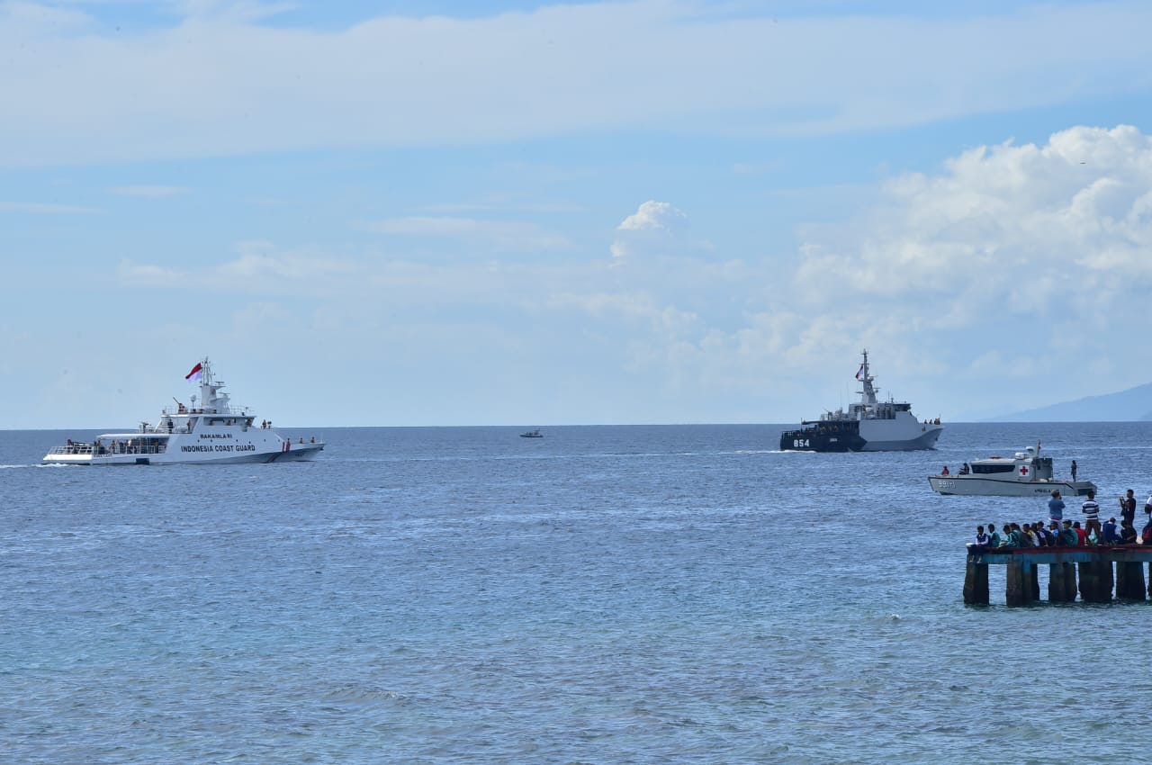 KN Kuda Laut-403 Bakamla RI Sailing Pass di Hari Nusantara
