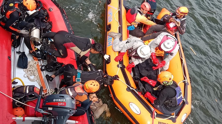 Bakamla RI Evakuasi Pemancing yang Tenggelam di Pelabuhan Muara Baru Jakarta