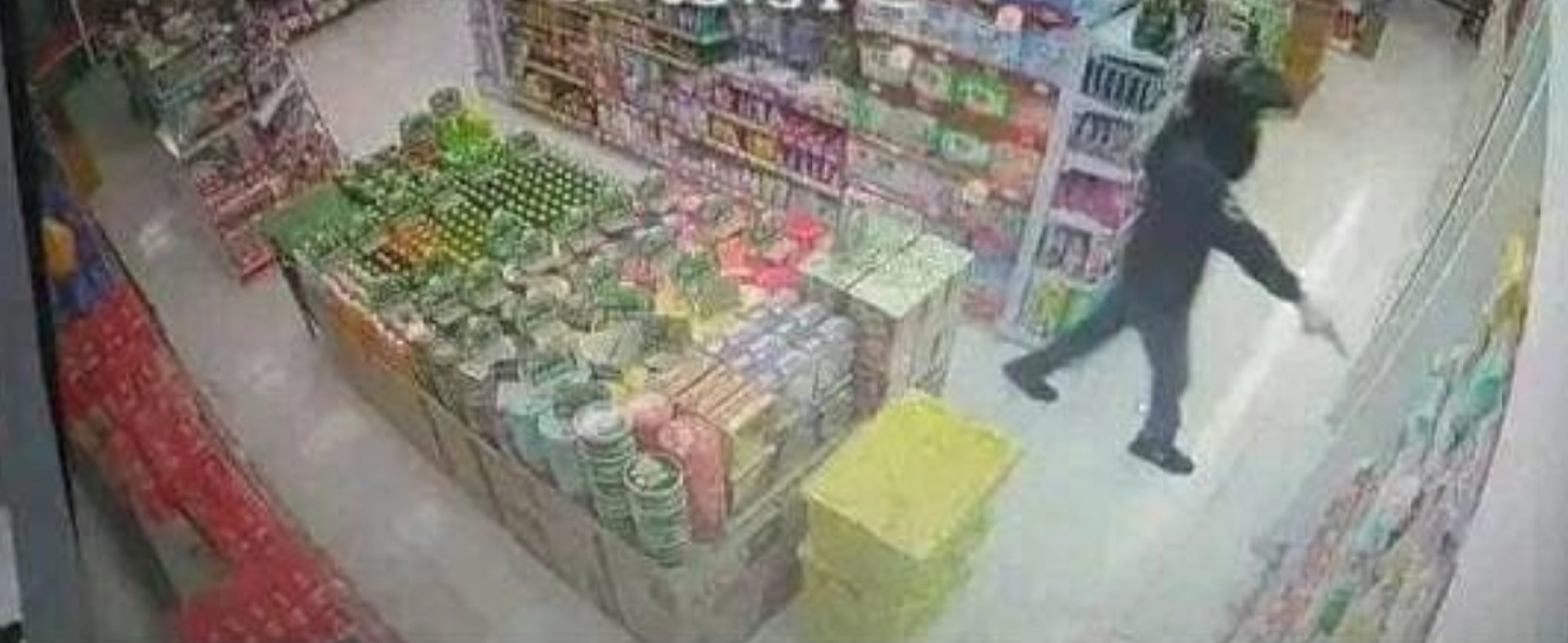 Gunakan Senjata Api, Perampok Todong Pegawai Minimarket
