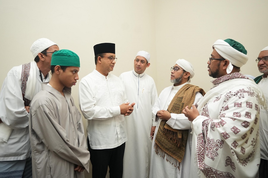 Melayat ke Rumah Duka Habib Hasan Asseqaf, Anies: Habib Hasan sosok yang Lembut