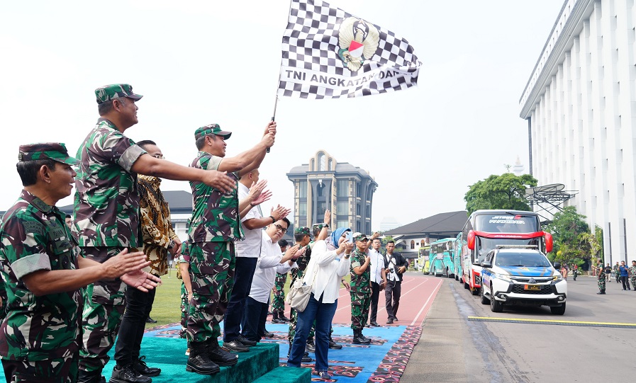 Kasad Berangkatkan Ribuan Peserta Mudik Bersama Keluarga Besar Mabesad 2024