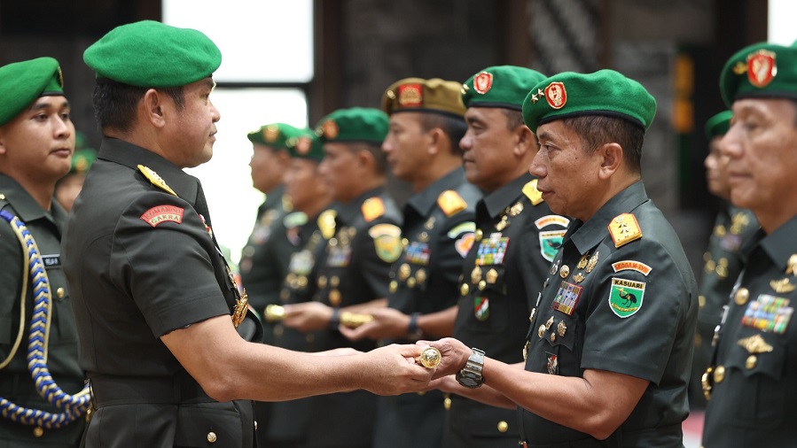 Kasad Terima Penyerahan Jabatan Ka RSPAD dan Pimpin Sertijab 7 Jabatan Strategis TNI AD