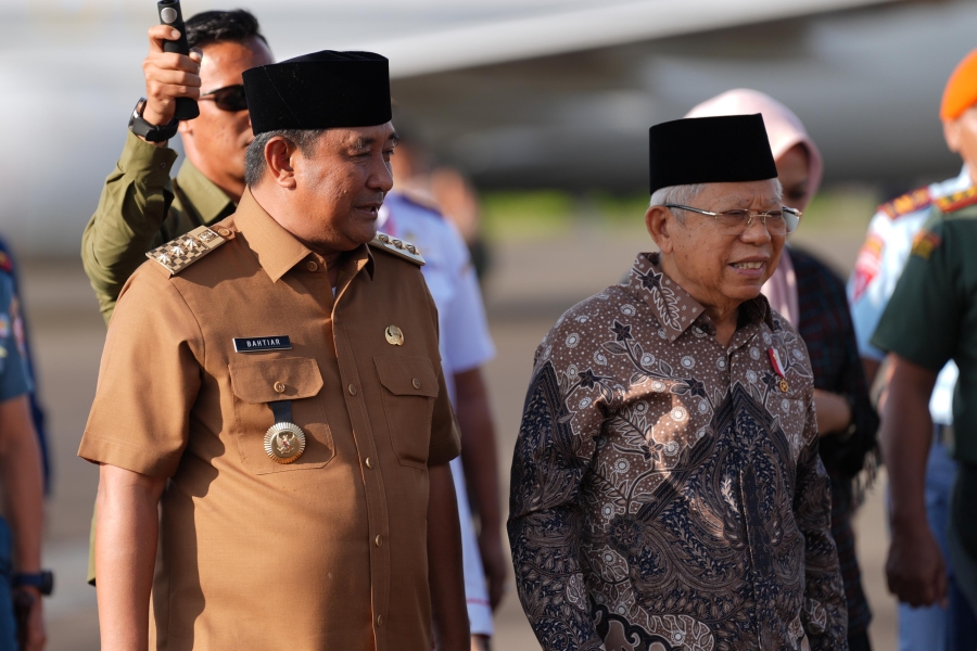 Wakil Presiden RI Tiba di Sulbar, Pj Gubernur Bahtiar Sambut Ma’ruf Amin dan Istri
