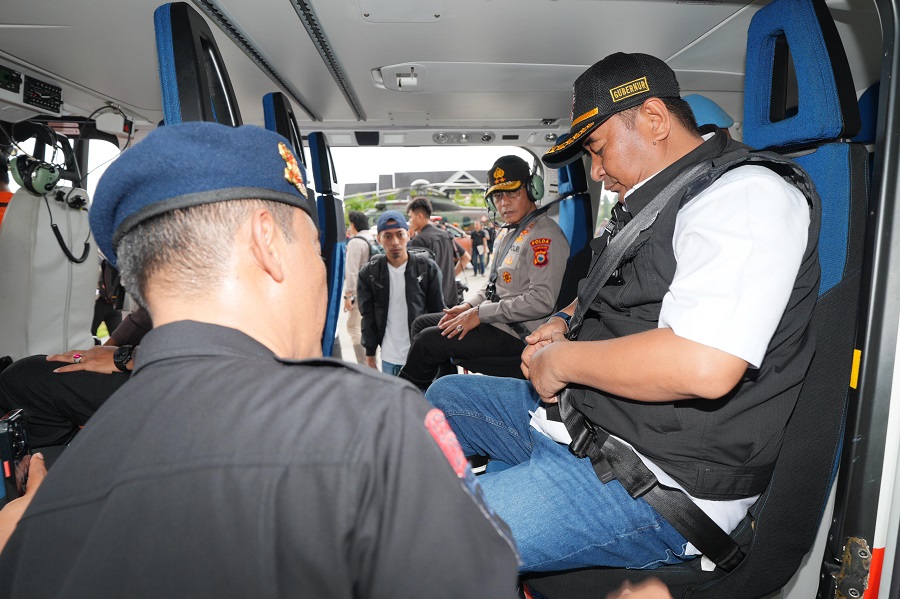 Pj Gubernur dan Kapolda Sulsel Pantau Wilayah Terdampak Banjir dan Longsor dari Udara
