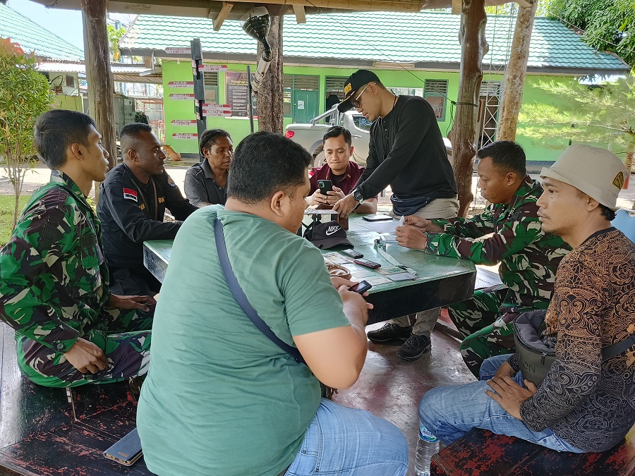 Satgas Yonif 122/TS berhasil Menggagalkan WNA asal Papua Nugini, yang membawa Munisi tajam Kaliber 5,56 mm masuk ke Indonesia