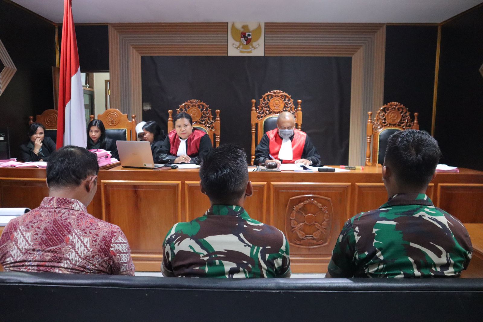 Bentuk Ketegasan Satgas Yonif 122/TS mengawal ketat Proses Hukum 4 WNA asal Papua Nugini Pelanggar Batas Negara Indonesia