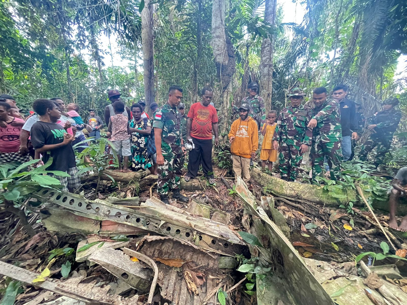 Sejarah 82 tahun berhasil terungkap oleh Satgas Yonif 122/TS temukan bangkai Pesawat jatuh di Hutan keramat Amyu perbatasan RI-PNG