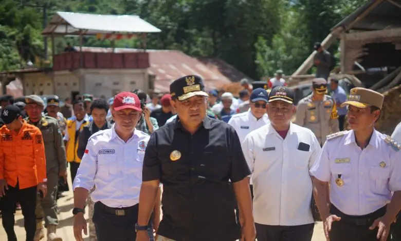 Baru Tiba dari Pasangkayu, Pj Gubernur Bahtiar Langsung ke Lokasi Longsor Mamasa